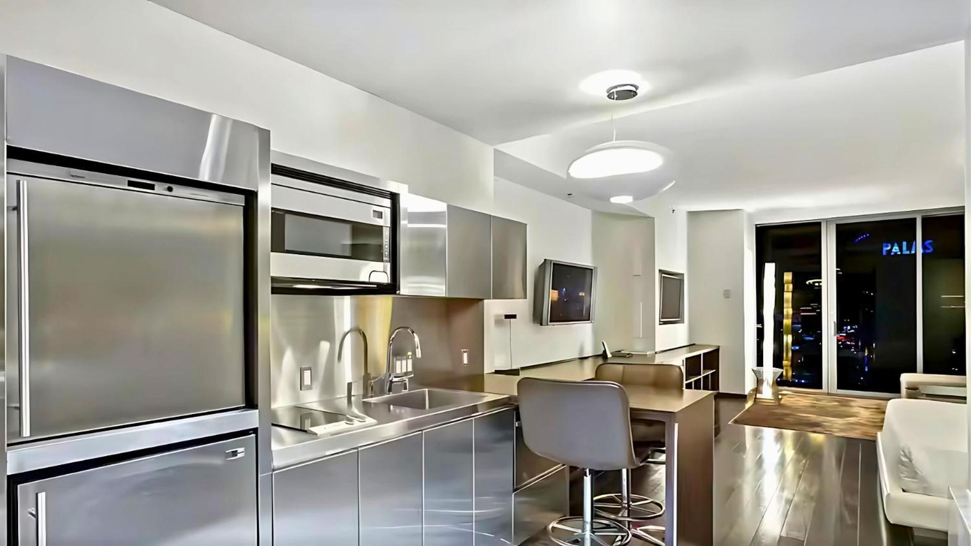 Hotel Vista Balcony Collection - Stripsuite Palms Place Hotel, Resort & Casino 4*