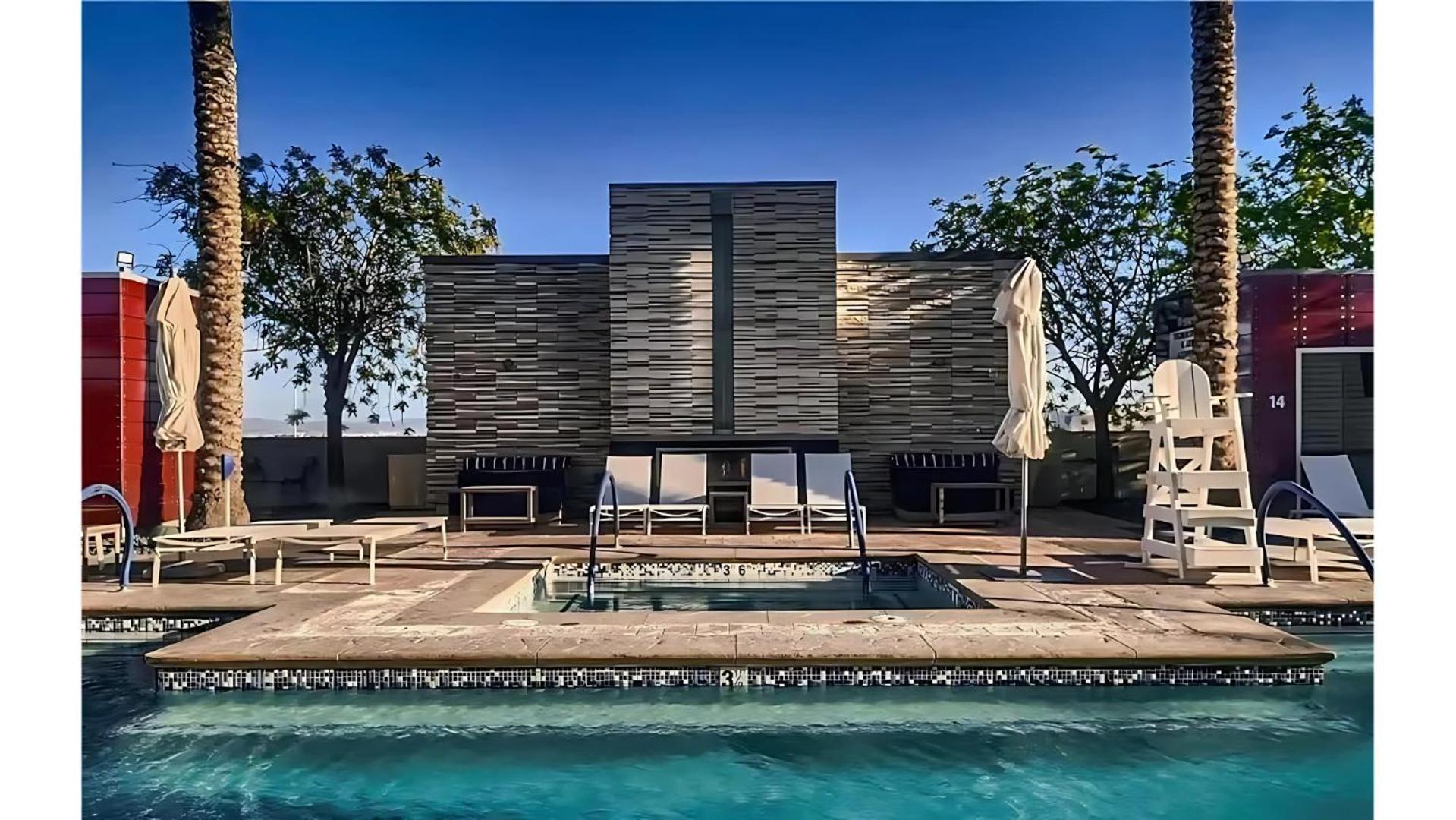 Vista Balcony Collection - Stripsuite Palms Place Hotel, Resort & Casino 4*