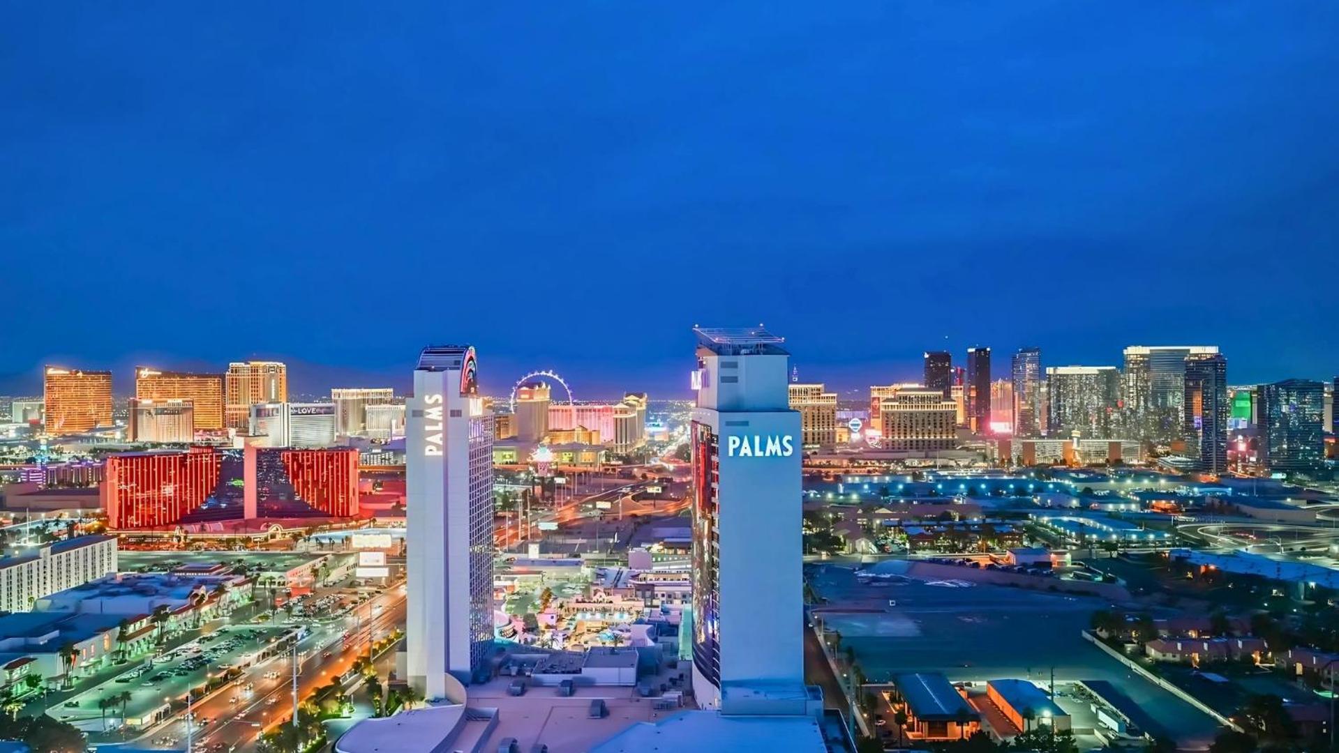 Vista Balcony Collection - Stripsuite Palms Place Hotel, Resort & Casino Hotel 4*