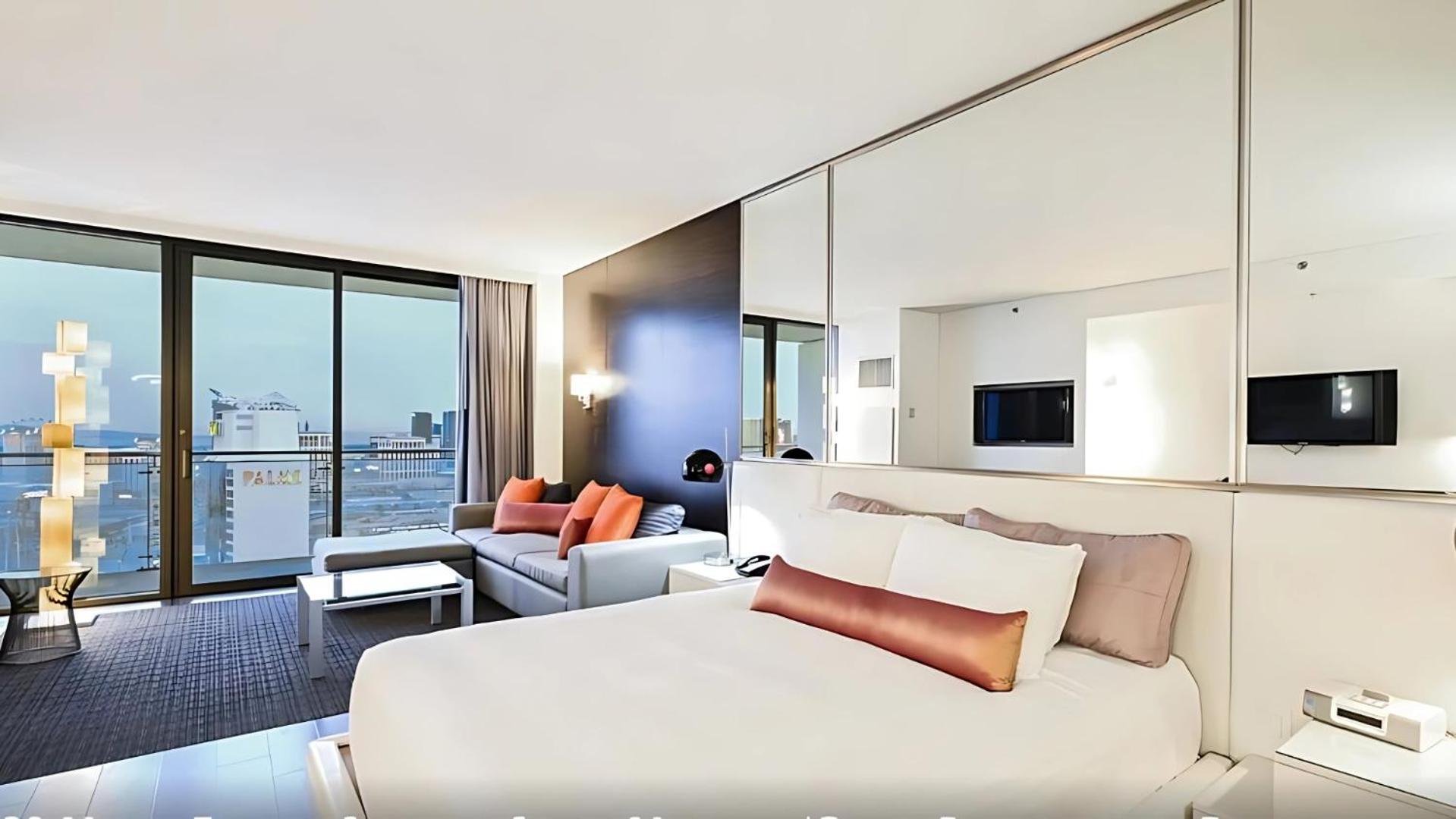Hotel Vista Balcony Collection - Stripsuite Palms Place Hotel, Resort & Casino