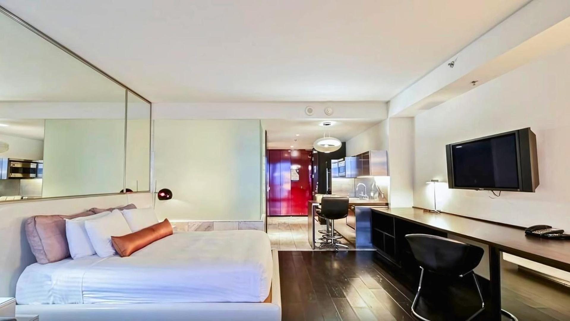 Hotel Vista Balcony Collection - Stripsuite Palms Place Hotel, Resort & Casino Las Vegas