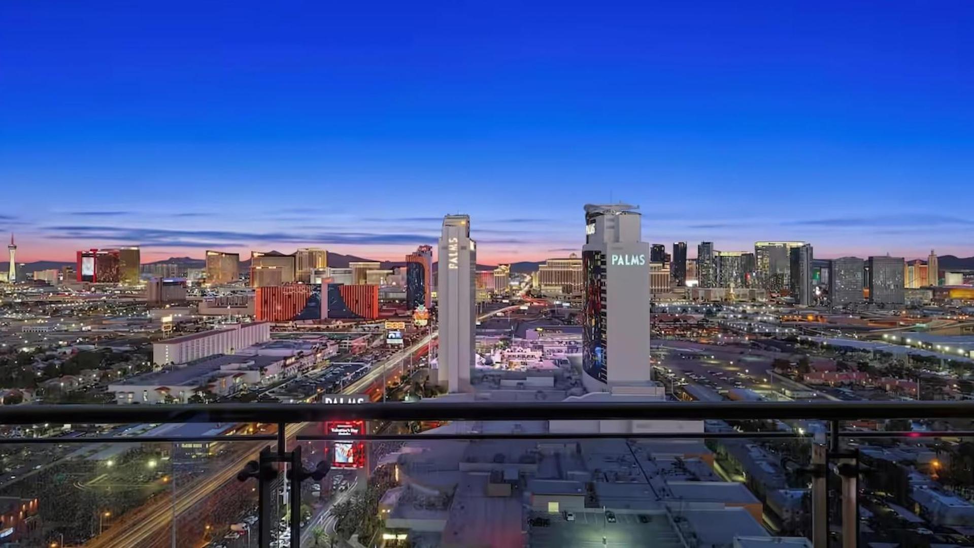 Hotel Vista Balcony Collection - Stripsuite Palms Place Hotel, Resort & Casino Las Vegas